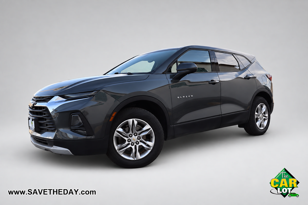 Used 2020 Chevrolet Blazer LT FWD image 2