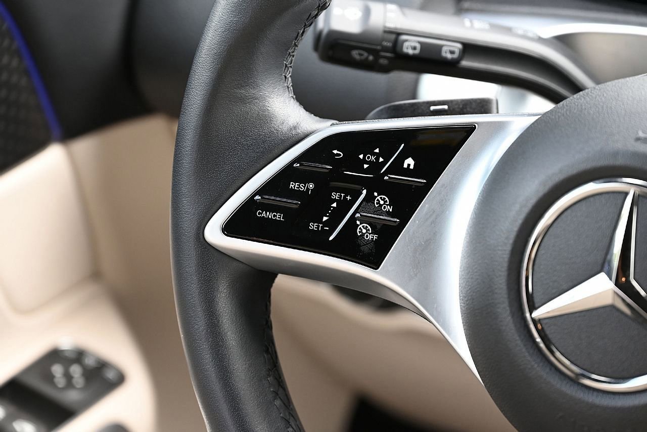 Certified 2025 Mercedes-Benz GLB 250 image 16