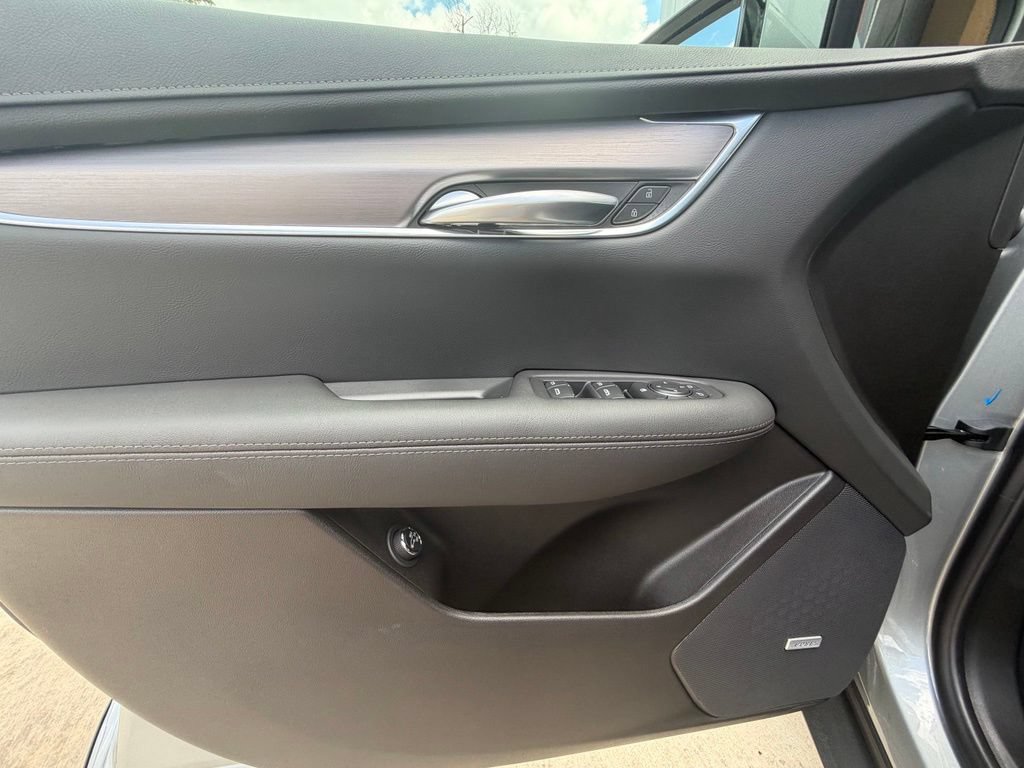 New 2026 Cadillac XT5 Luxury w/ LPO, Floor Liner Package AWD/4WD image 17