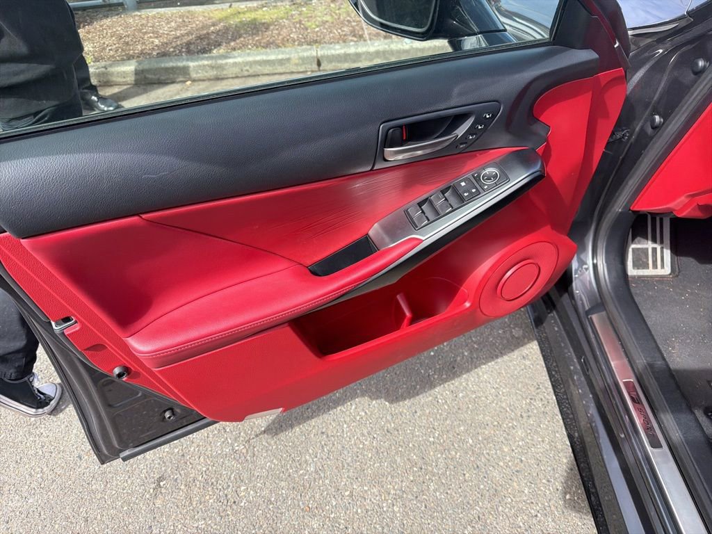 Used 2023 Lexus IS 500 RWD image 10