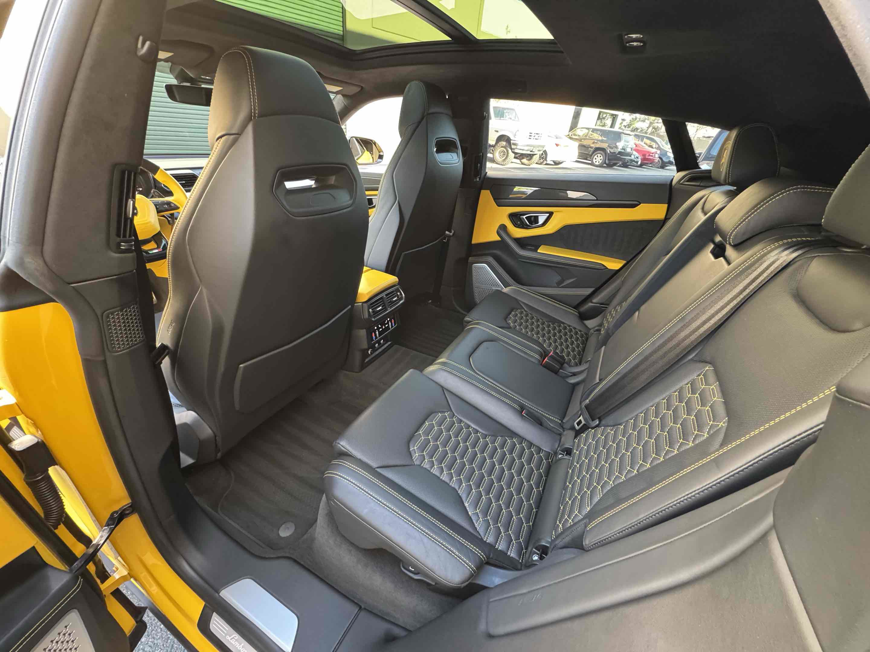 Used 2021 Lamborghini Urus image 40