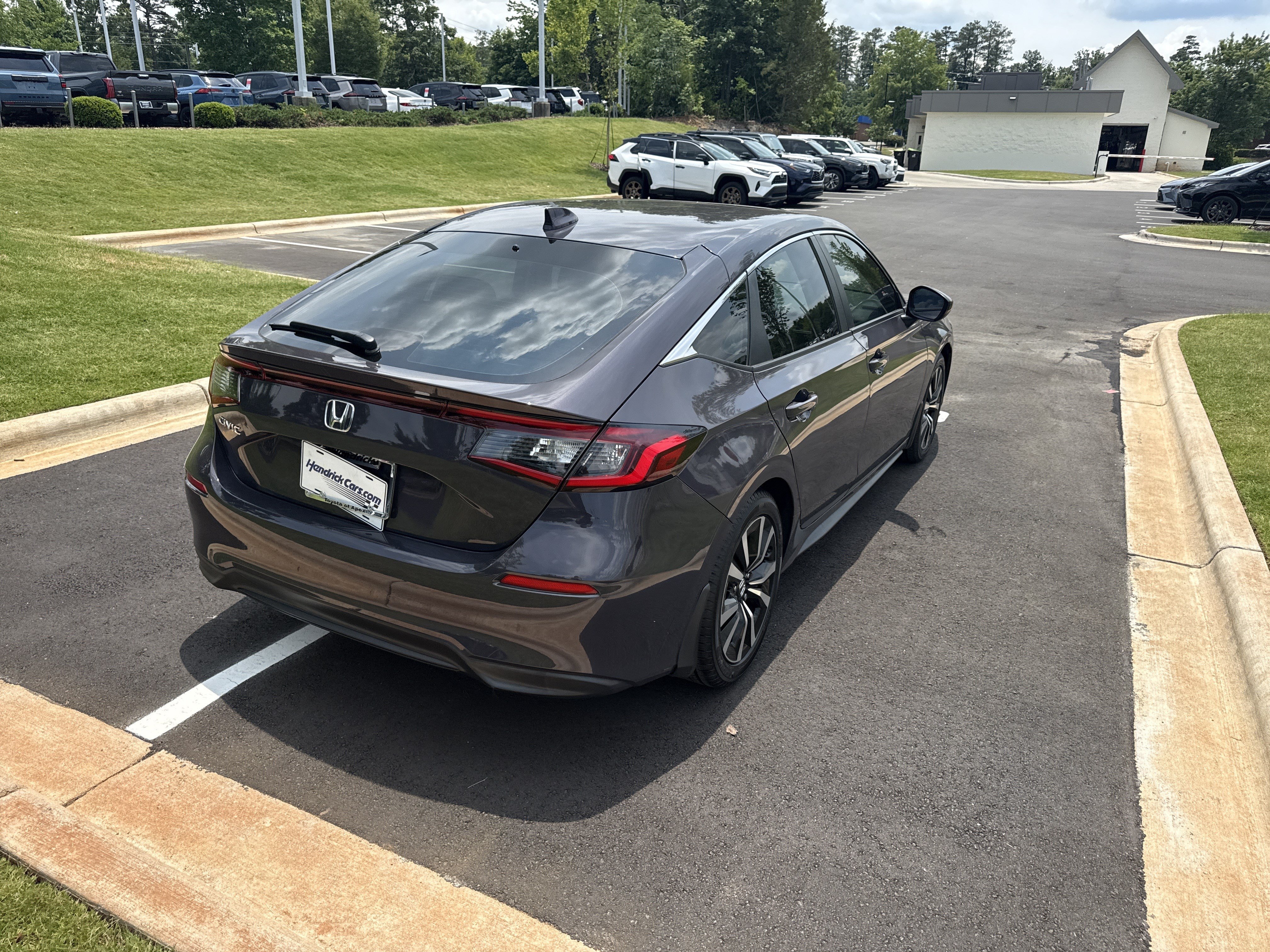 Used 2024 Honda Civic EX-L image 10