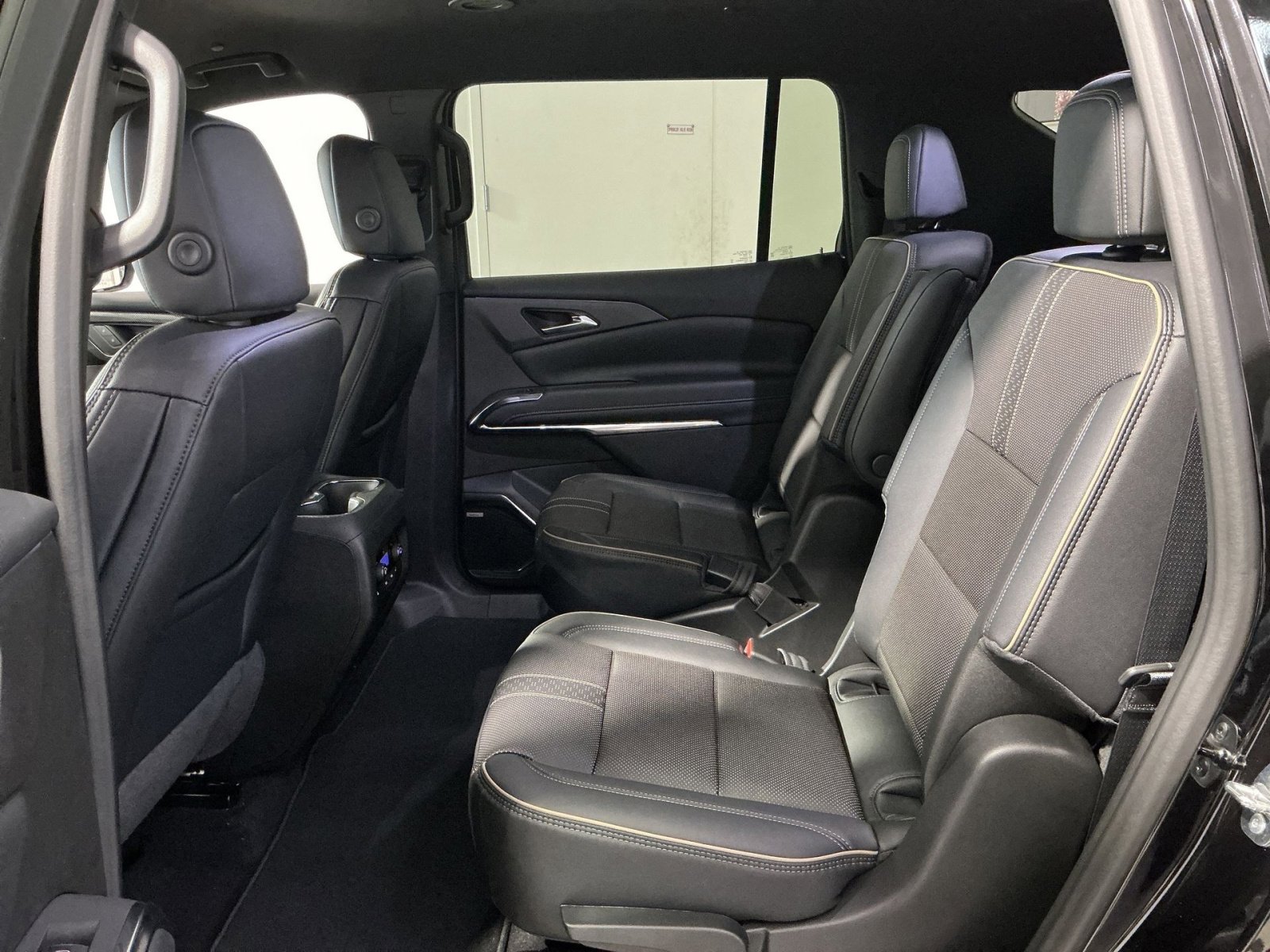 New 2026 Chevrolet Traverse High Country FWD image 24