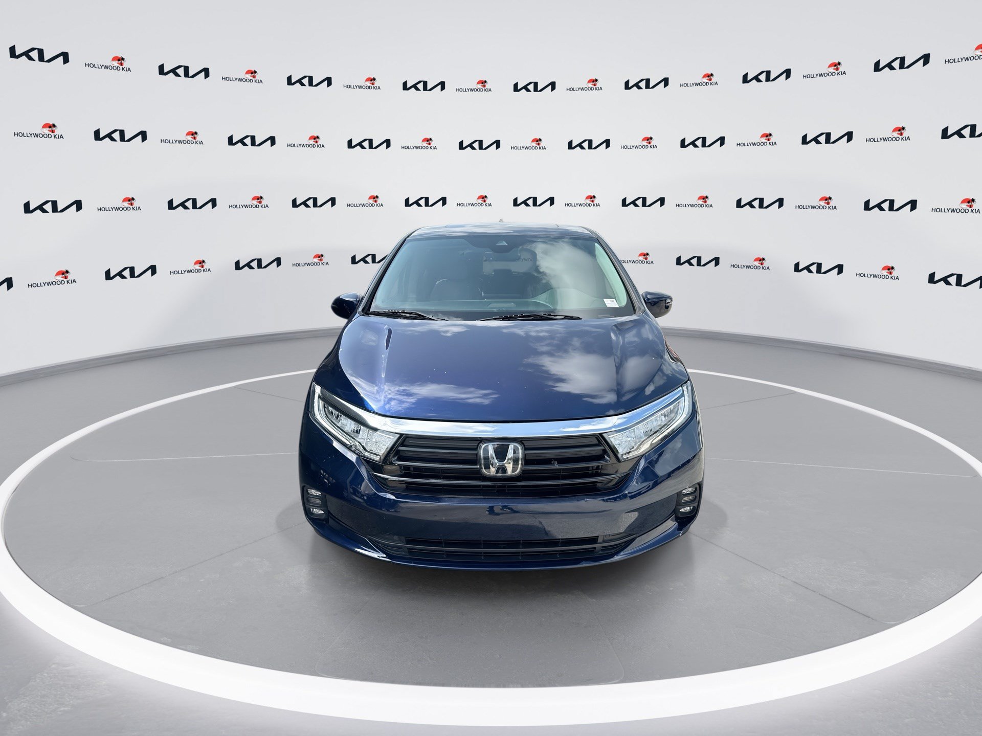 Used 2024 Honda Odyssey EX image 3
