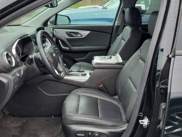 Used 2024 Chevrolet Blazer LT w/ LPO, Black Grille Bar Package image 8