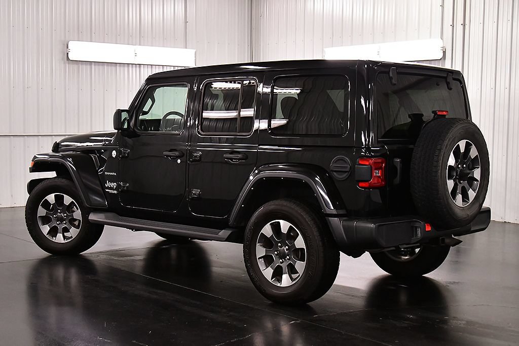 Used 2022 Jeep Wrangler Unlimited Sahara w/ LED Lighting Group AWD/4WD image 5