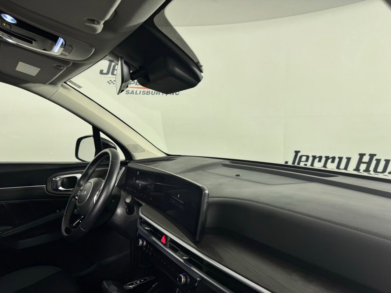 Used 2025 Kia Sorento SX image 33