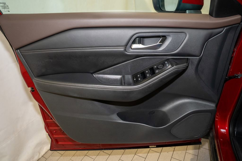 Certified 2023 Nissan Rogue SV w/ SV Premium B Package image 13