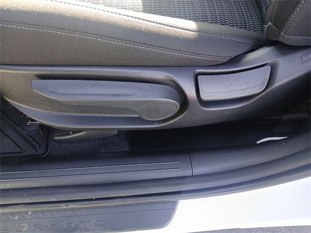 New 2026 Kia Sorento LX image 12