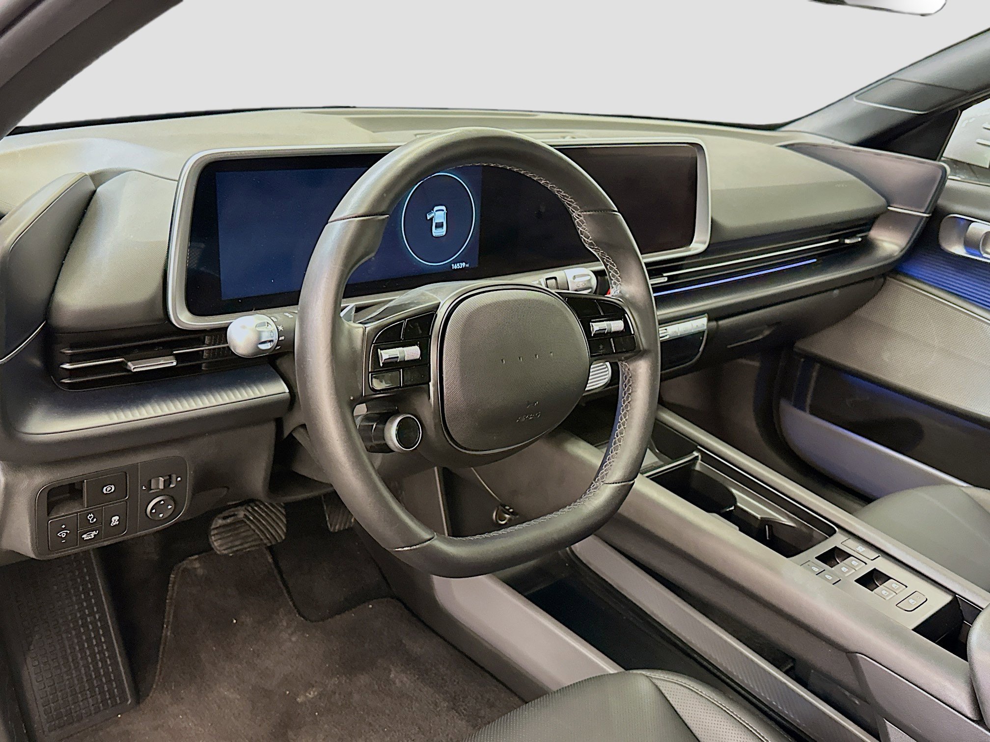 Used 2024 Hyundai Ioniq 6 SEL AWD/4WD image 18