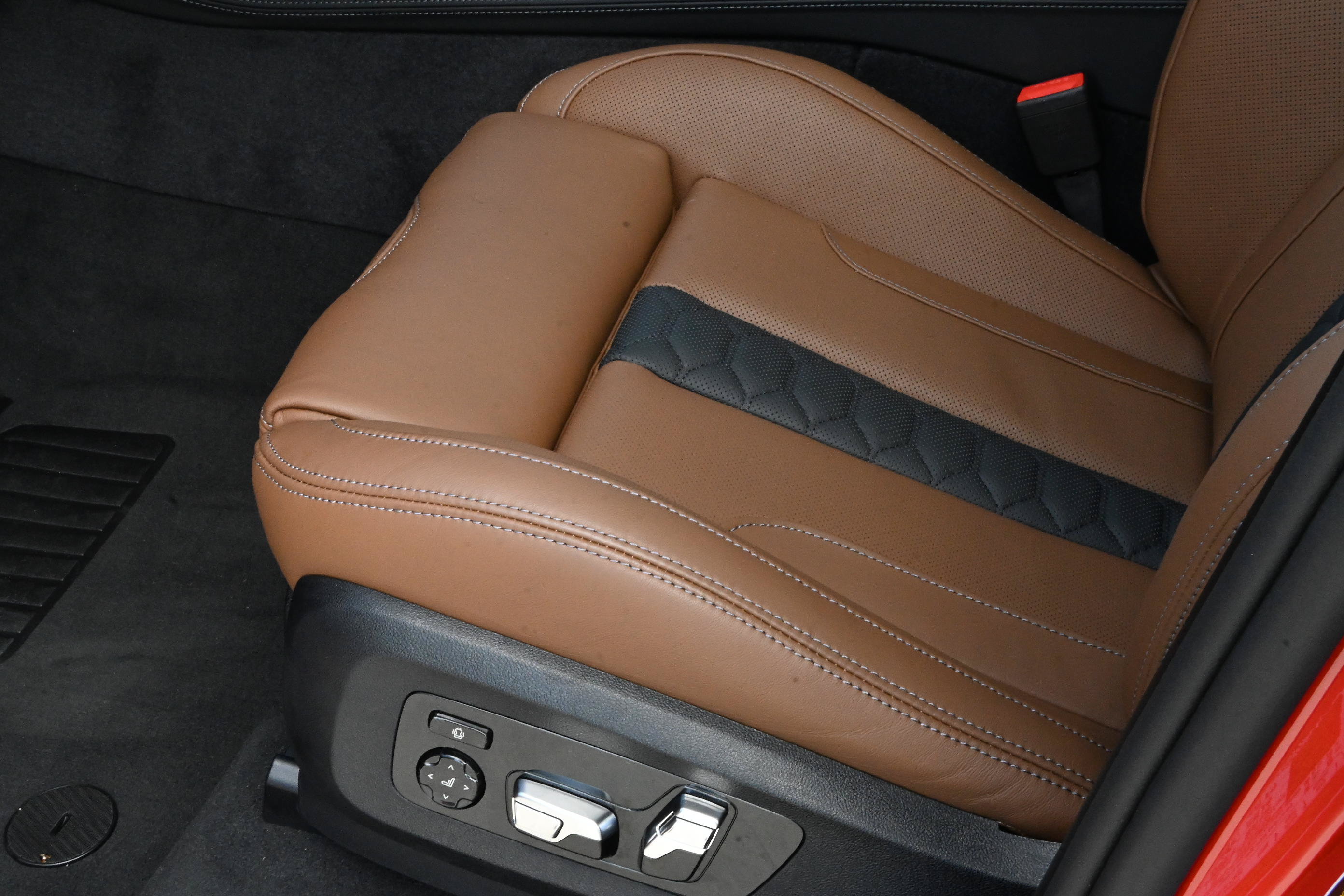 New 2026 BMW X5 M Competition w/ Executive Package AWD/4WD image 32