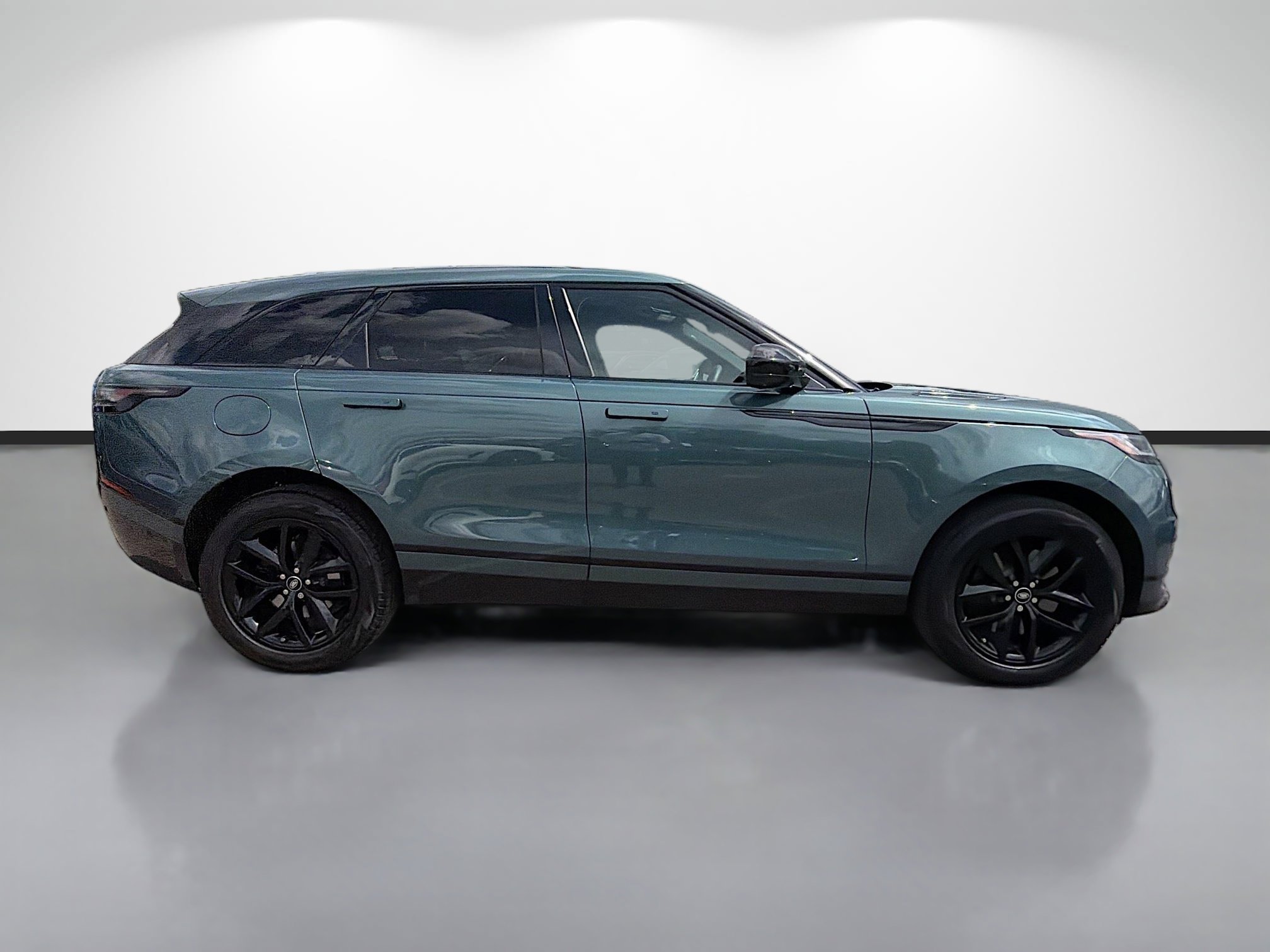 Used 2026 Land Rover Range Rover Velar Dynamic SE image 2