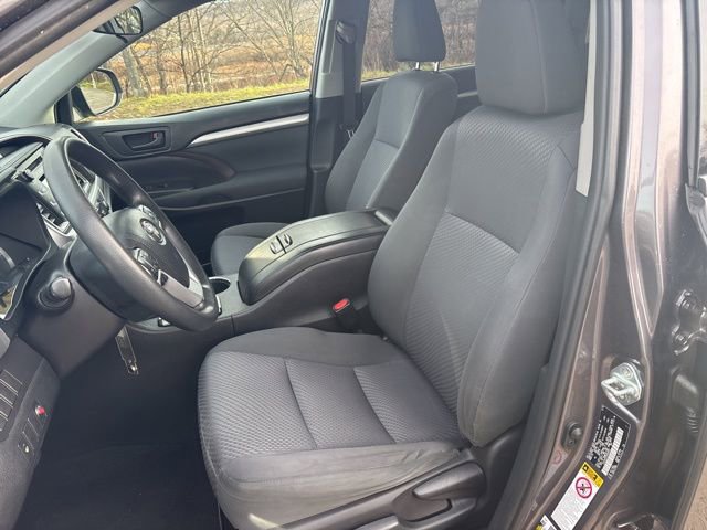 Used 2019 Toyota Highlander LE image 41