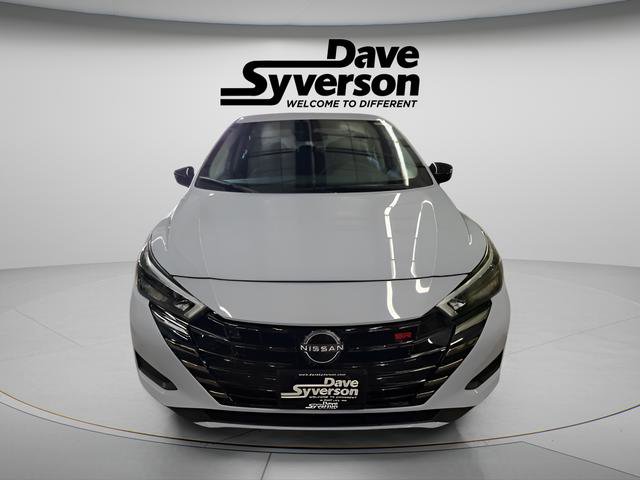 New 2025 Nissan Versa SR w/ Trunk Package FWD image 5