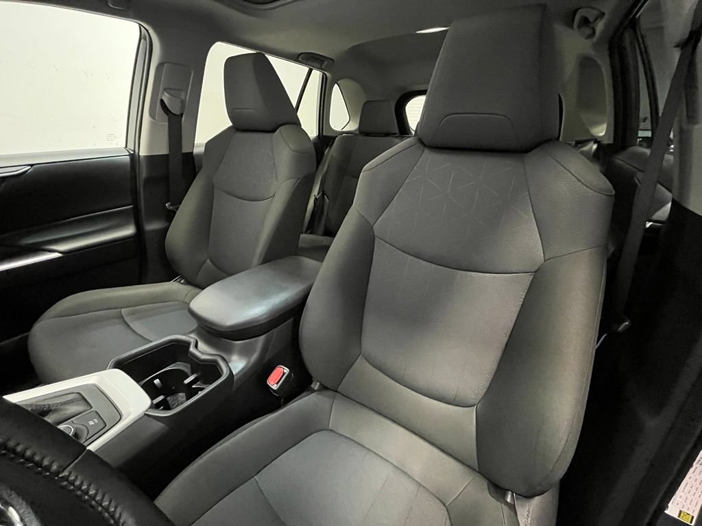 Used 2025 Toyota RAV4 XLE w/ Convenience Package AWD/4WD image 11