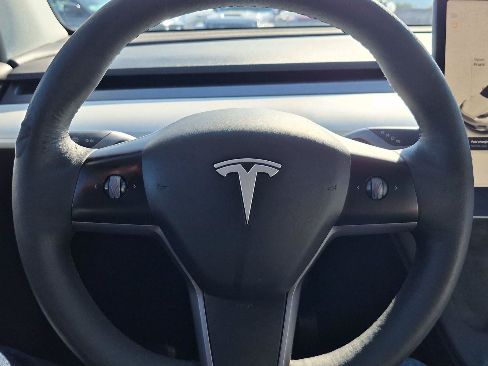 Used 2023 Tesla Model Y AWD image 22