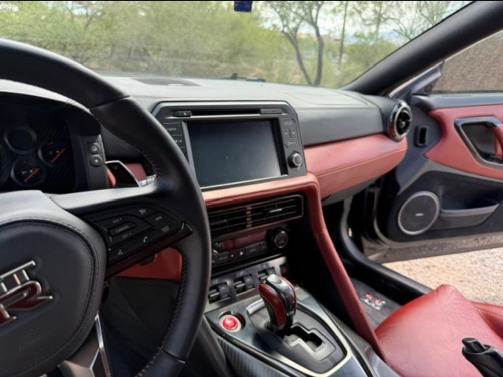 Used 2020 Nissan GT-R Premium w/ Premium Interior Package AWD/4WD image 32