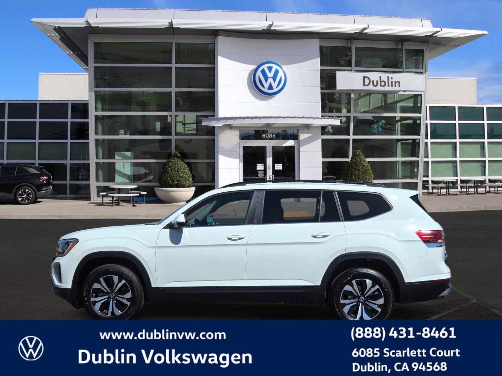 Used 2025 Volkswagen Atlas SE AWD/4WD image 7