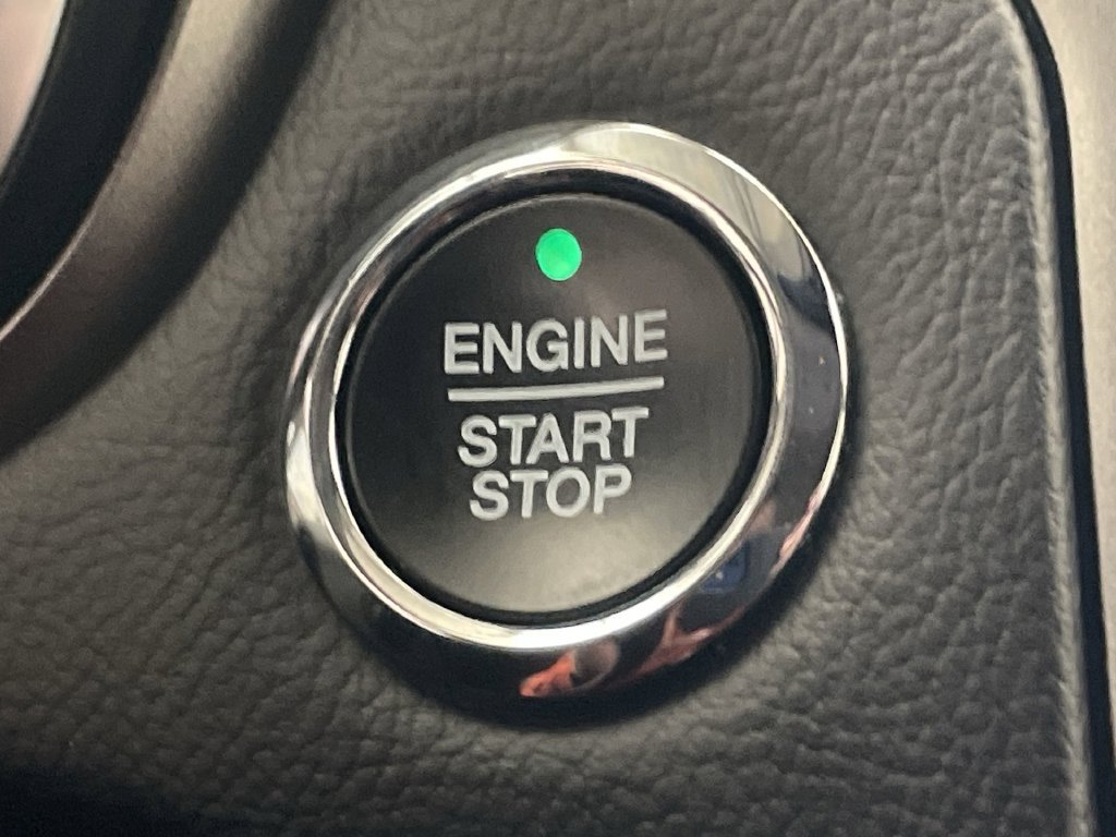 Used 2020 Ford Fusion SEL FWD image 11