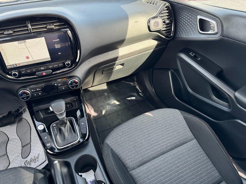 Used 2025 Kia Soul EX image 15