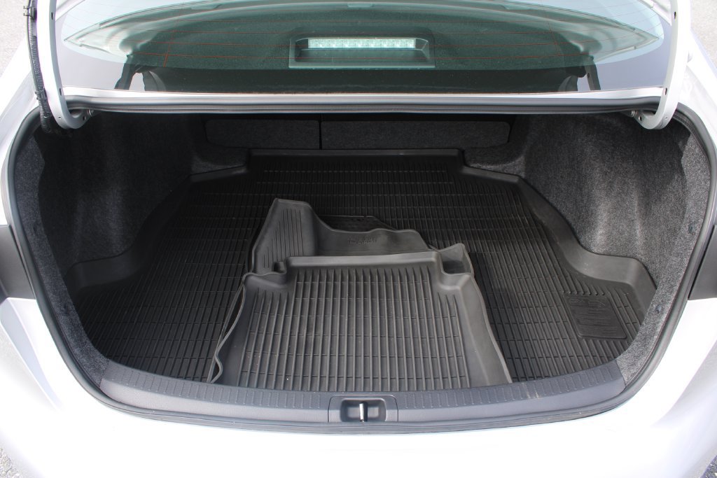 Used 2025 Toyota Corolla LE FWD image 30