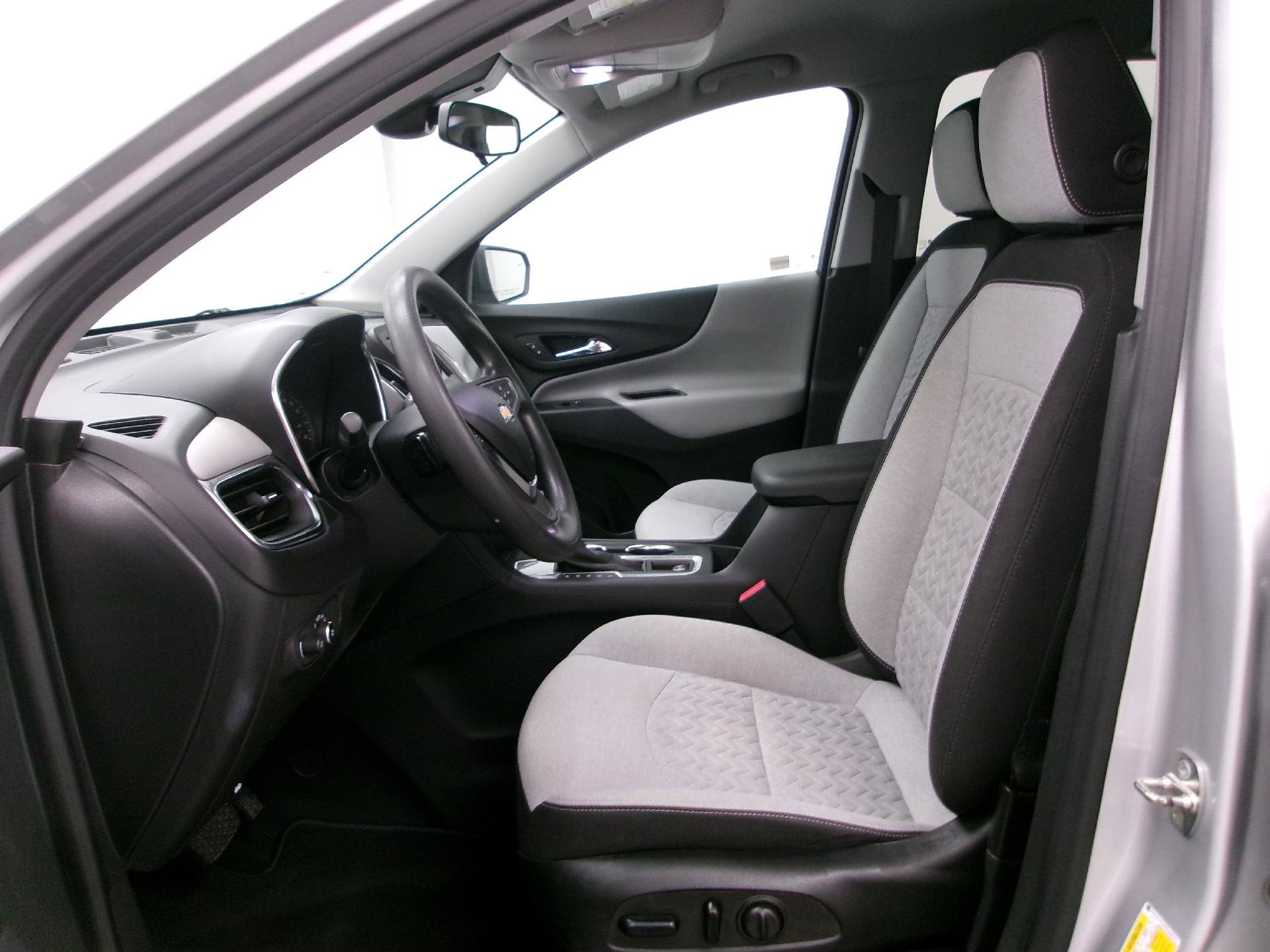 Used 2022 Chevrolet Equinox LS w/ LS Convenience Package FWD image 8
