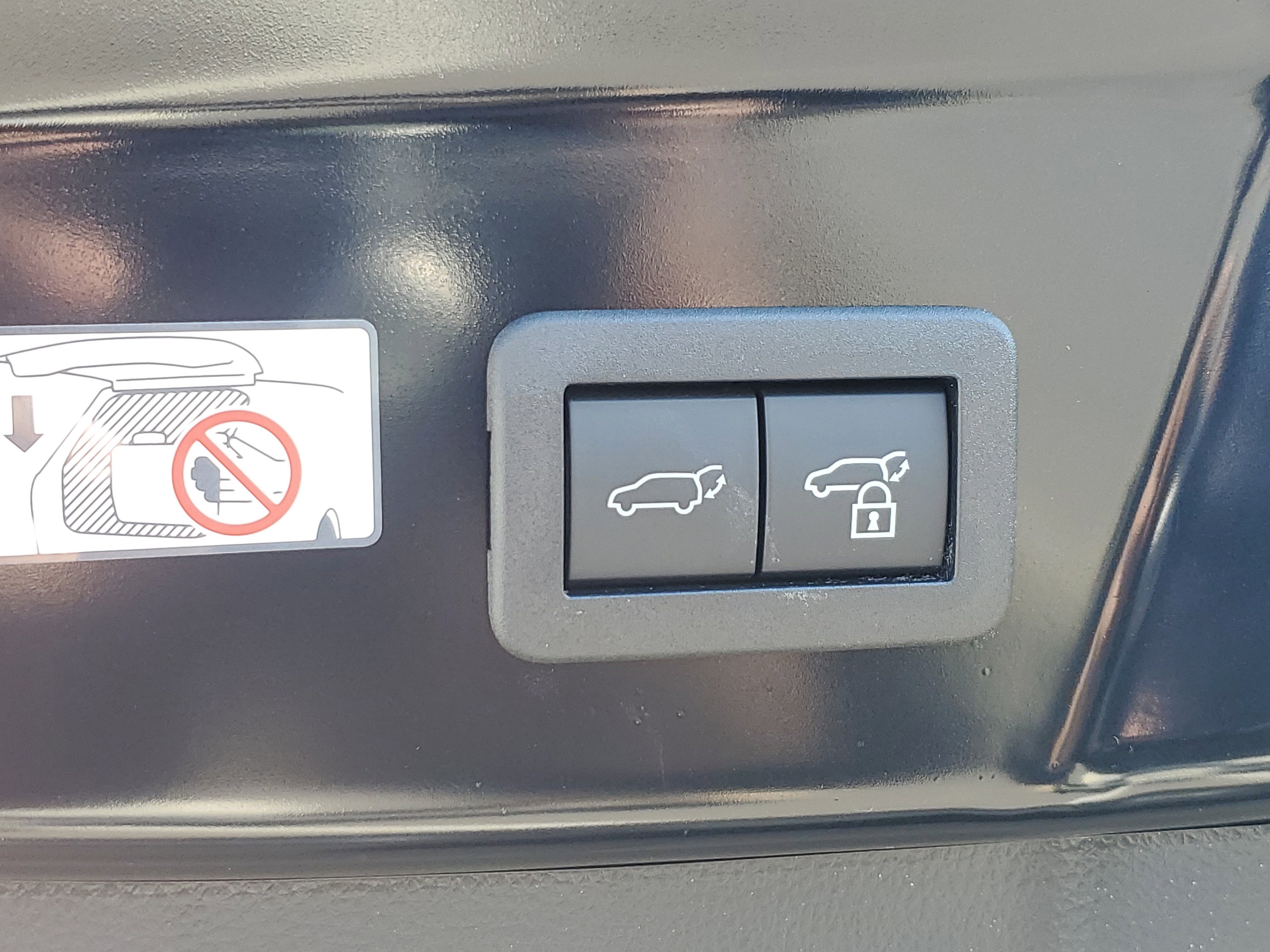 Certified 2025 Toyota Prius Limited image 10