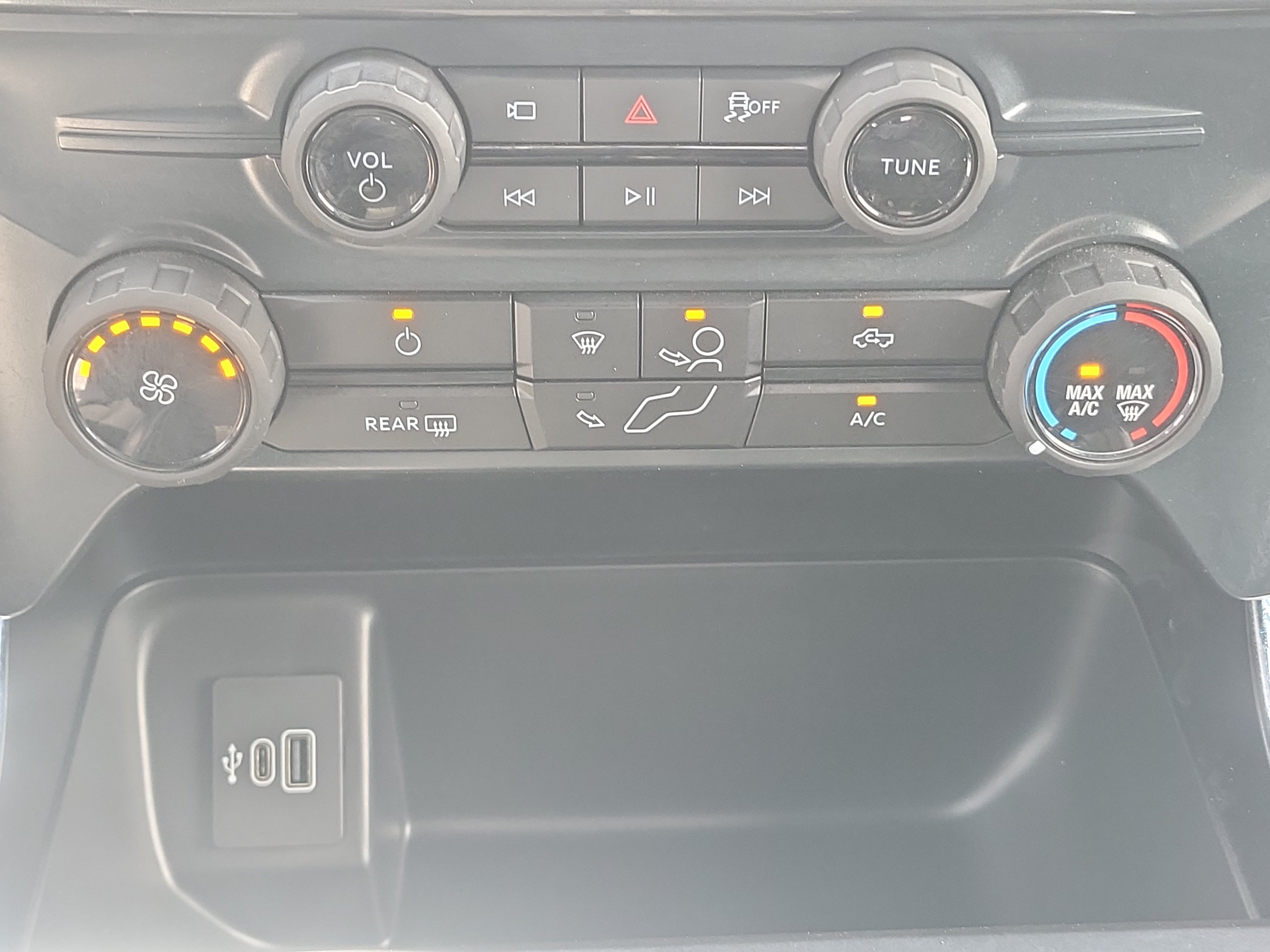 Used 2025 Ford F150 STX w/ Equipment Group 200A RWD image 23