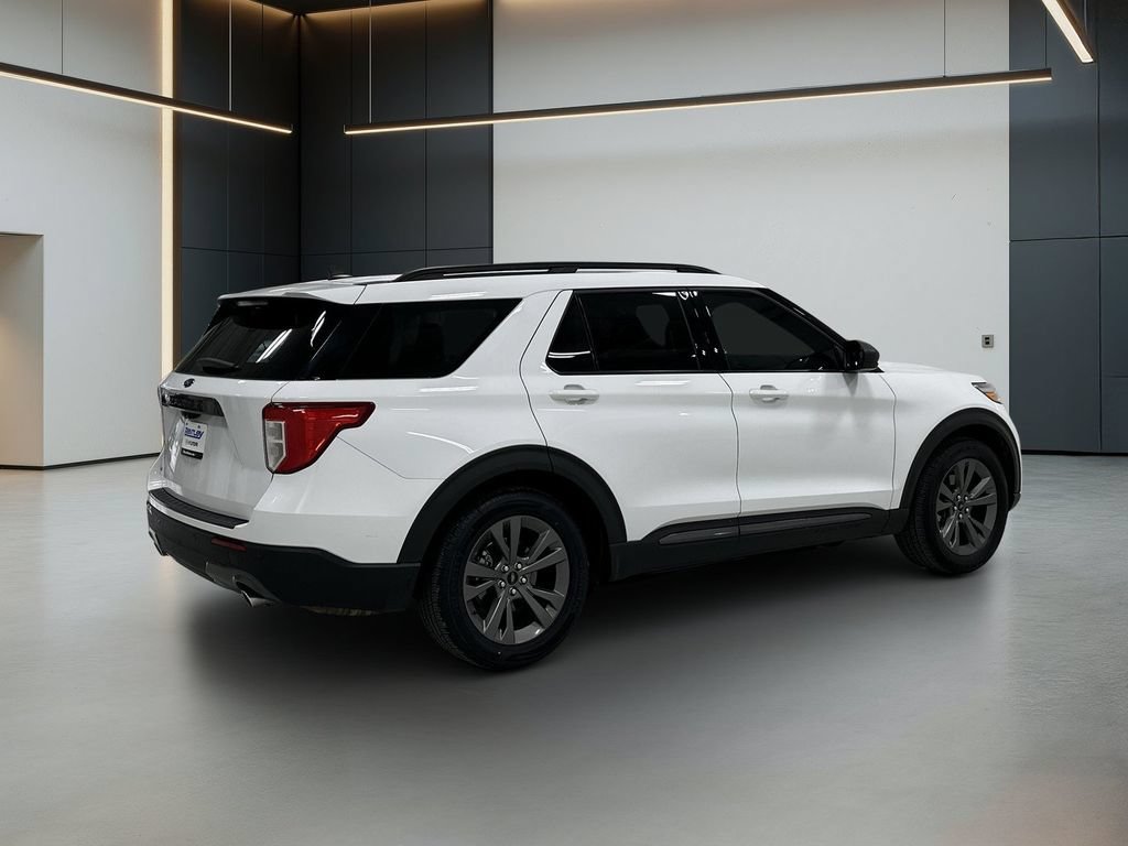 Used 2021 Ford Explorer XLT w/ Equipment Group 202A RWD image 6