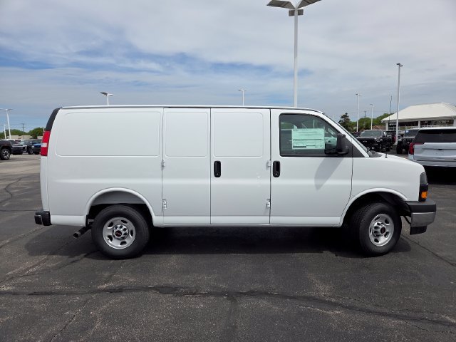 New 2026 GMC Savana 3500 w/ Driver Convenience Package RWD image 18