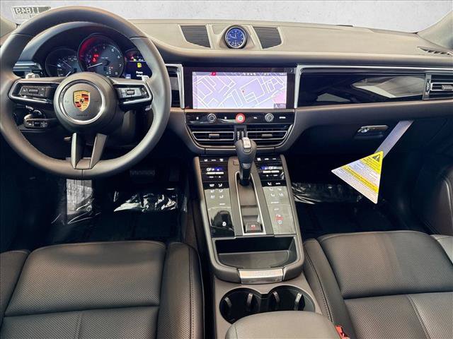 Certified 2026 Porsche Macan AWD/4WD image 20