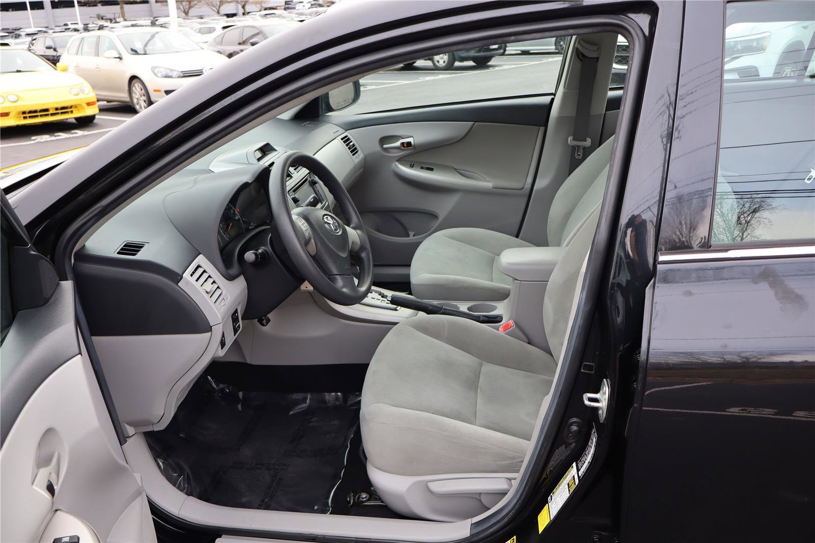 Used 2013 Toyota Corolla LE image 15