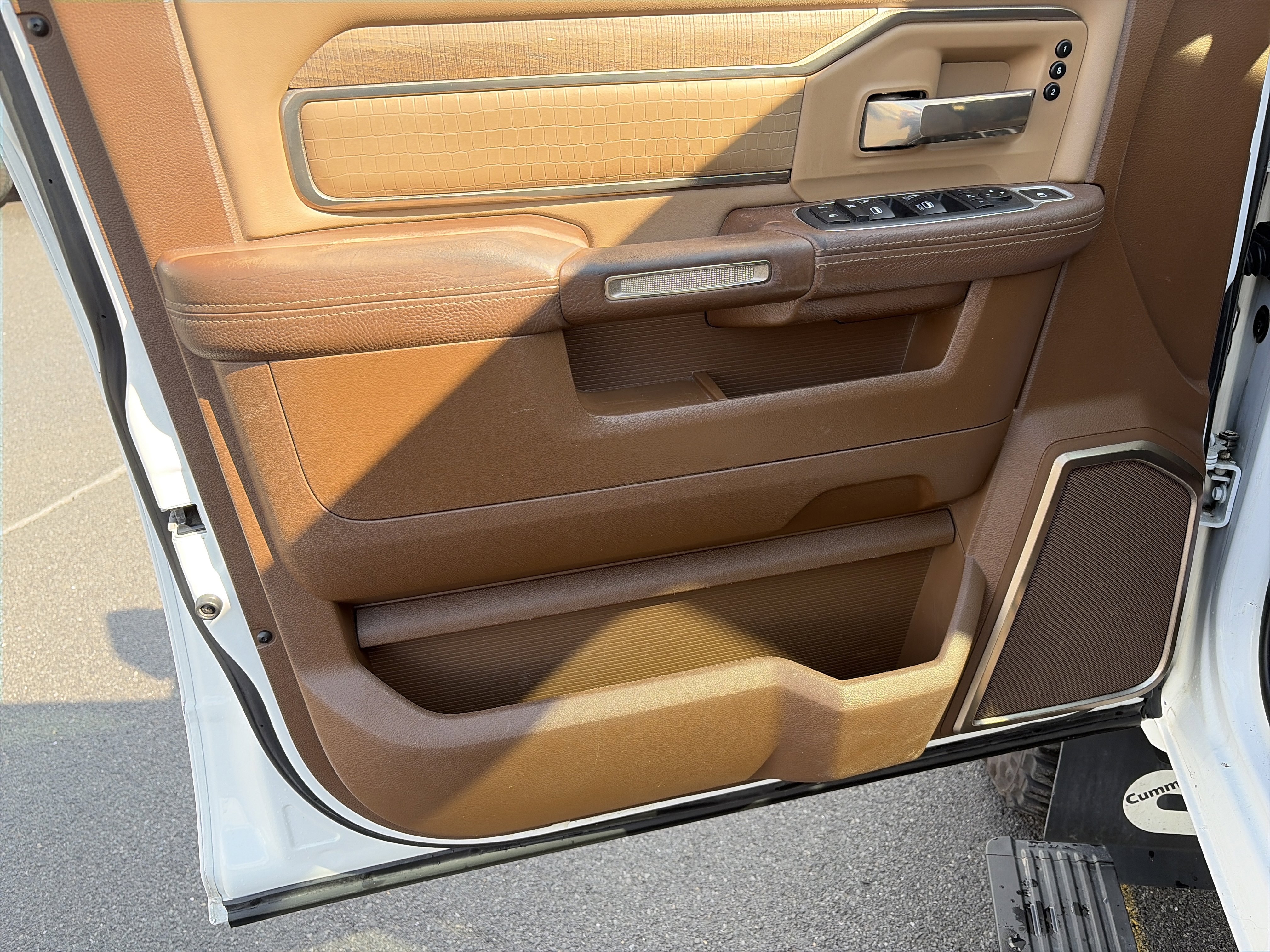 Used 2020 RAM 2500 Limited image 15