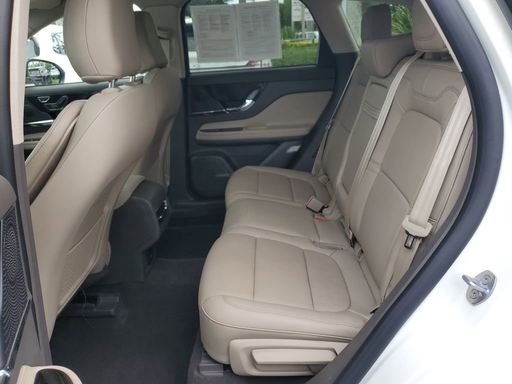 Used 2024 Lincoln Corsair Reserve FWD image 7