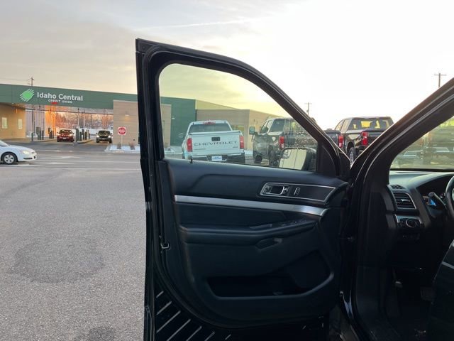 Used 2016 Ford Explorer XLT w/ Equipment Group 202A FWD image 33