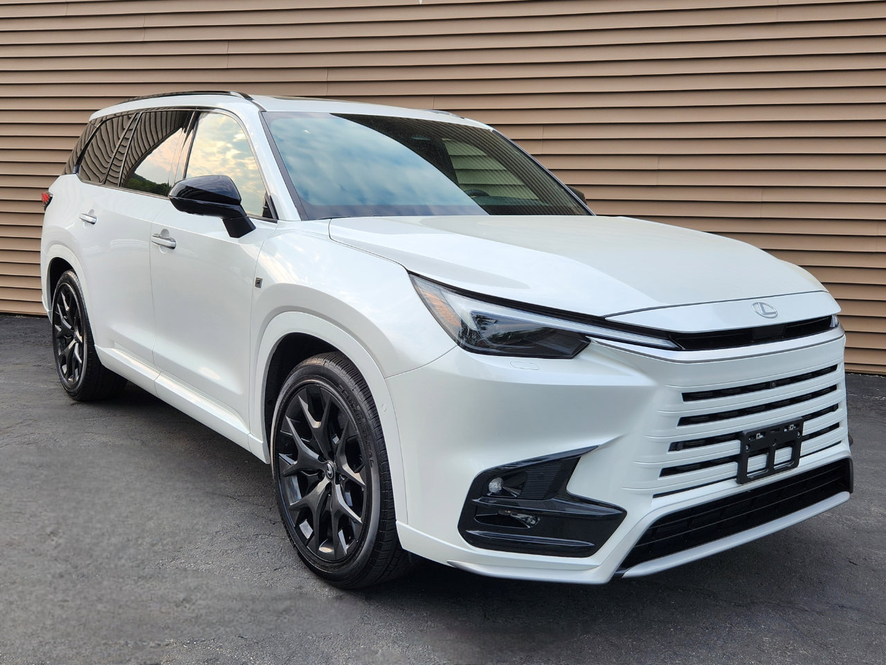 Used 2024 Lexus TX 500h AWD image 8