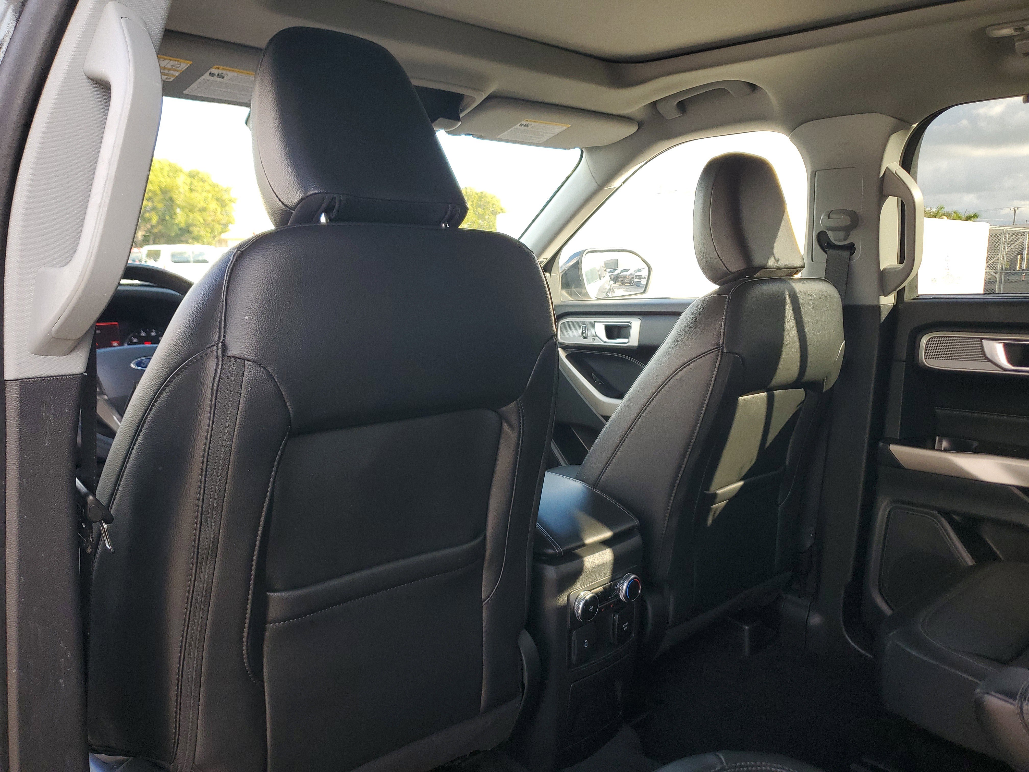 Used 2022 Ford Explorer Limited w/ Equipment Group 301A image 15