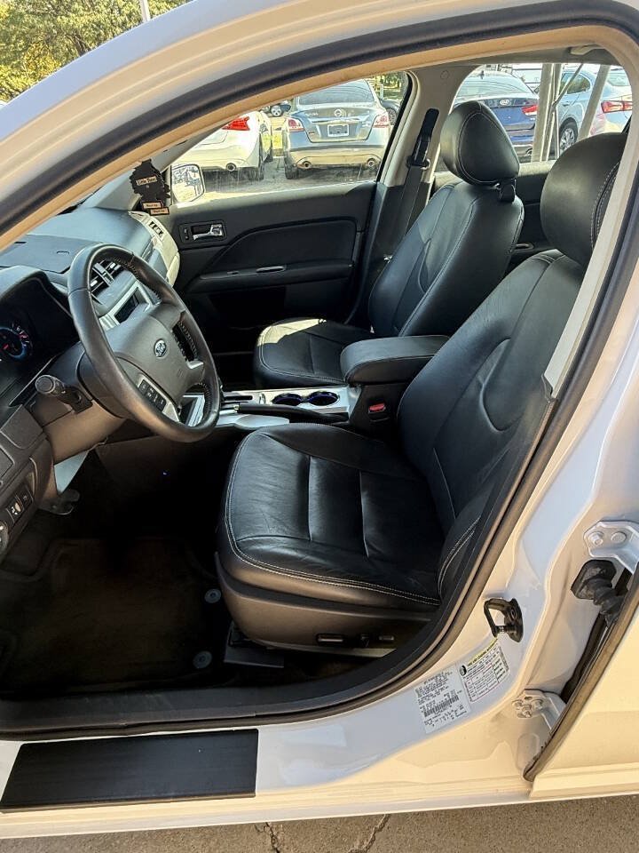 Used 2011 Ford Fusion SEL w/ 301A Rapid Spec Order Code FWD image 16