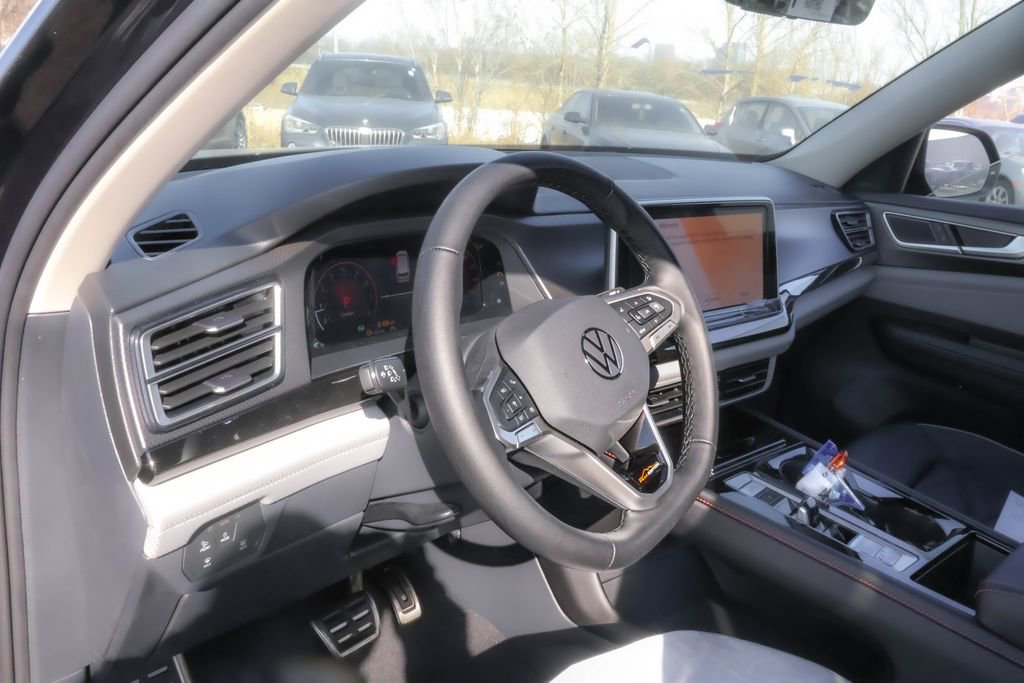 New 2026 Volkswagen Atlas Peak Edition image 3