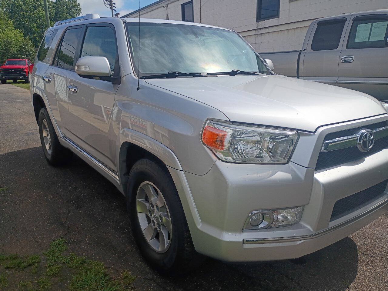 Used 2010 Toyota 4Runner SR5 w/ Premium Pkg w/Leather AWD/4WD image 5