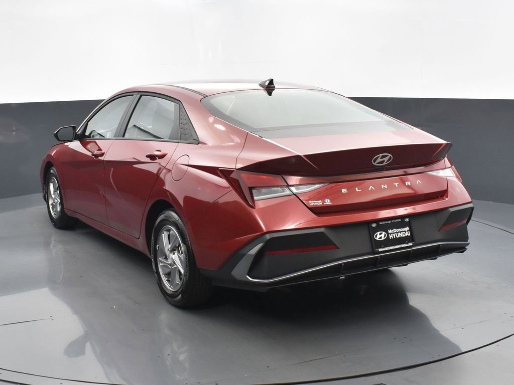 Used 2025 Hyundai Elantra SE image 6
