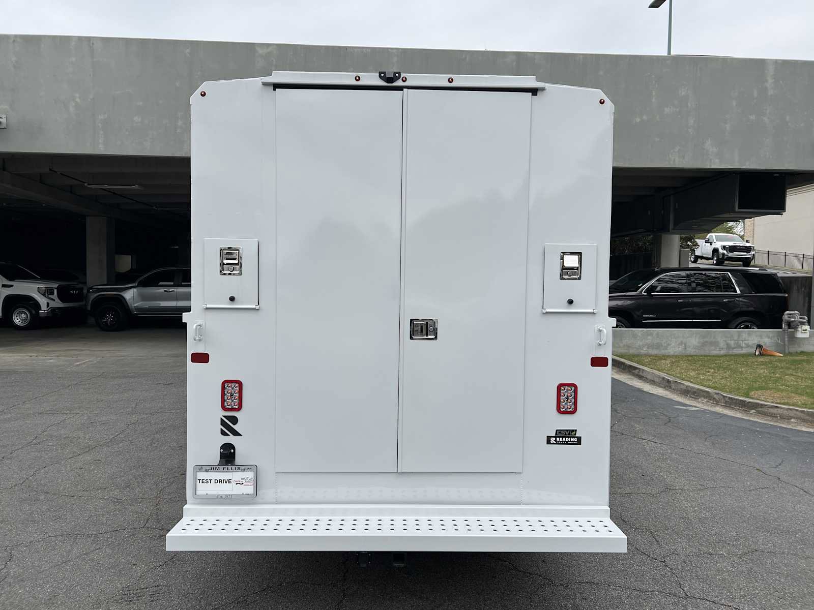 New 2025 GMC Savana 3500 w/ Power Convenience Package RWD image 10