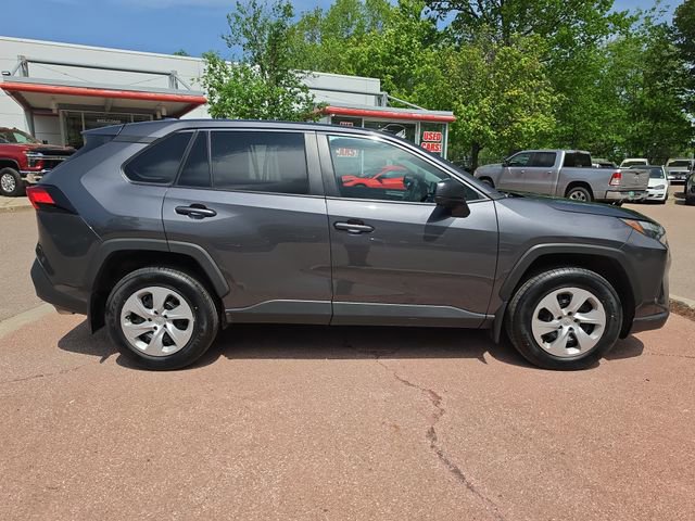 Used 2024 Toyota RAV4 LE AWD/4WD image 6