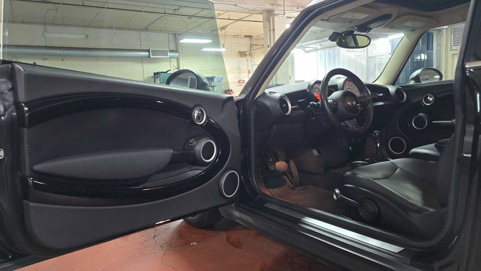 Used 2013 MINI Cooper Clubman FWD image 19