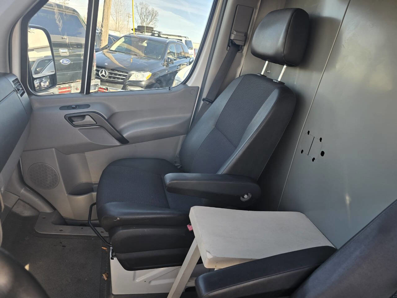 Used 2012 Mercedes-Benz Sprinter 2500 image 12