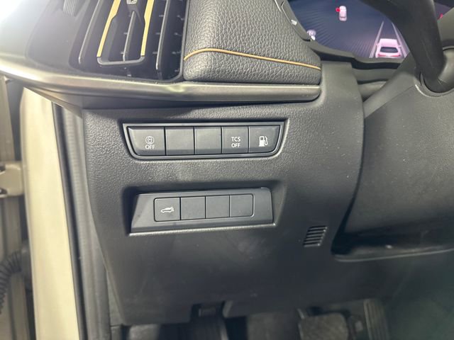 Used 2024 MAZDA CX-90 Plug-In Hybrid w/ Preferred AWD/4WD image 19