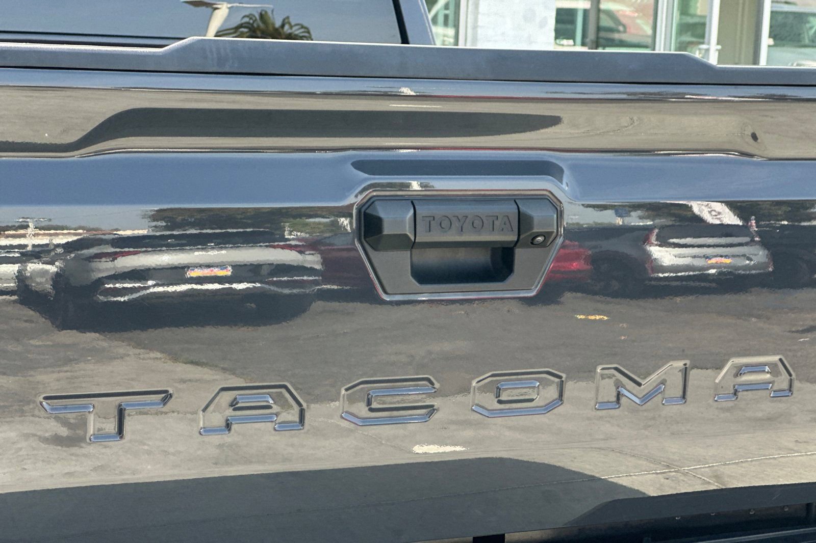 Used 2025 Toyota Tacoma SR5 image 27