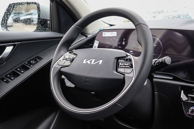 New 2026 Kia Niro Wind FWD image 8