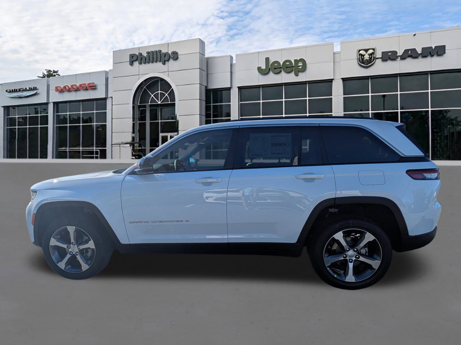 New 2026 Jeep Grand Cherokee Limited w/ Luxury Tech Group II image 7