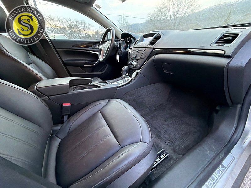 Used 2012 Buick Regal Leather image 15